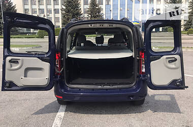 Універсал Dacia Logan MCV 2012 в 