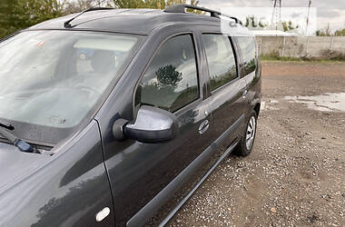 Универсал Dacia Logan MCV 2009 в 