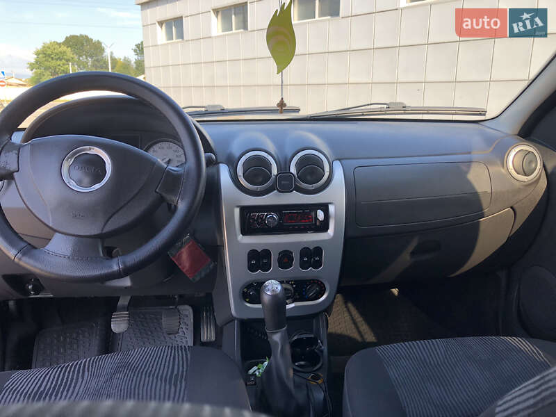 Універсал Dacia Logan MCV 2011 в Мукачевому