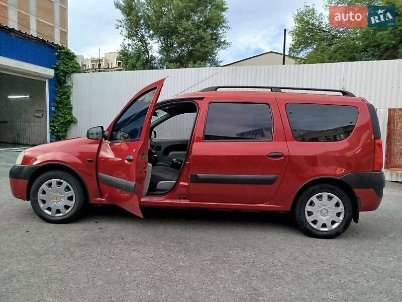 Универсал Dacia Logan MCV 2008 в Киеве