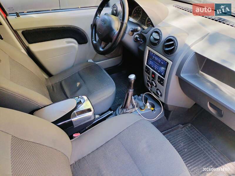 Универсал Dacia Logan MCV 2008 в Киеве