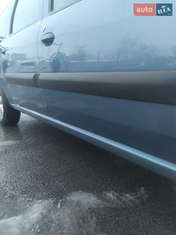 Универсал Dacia Logan MCV 2007 в Чернигове