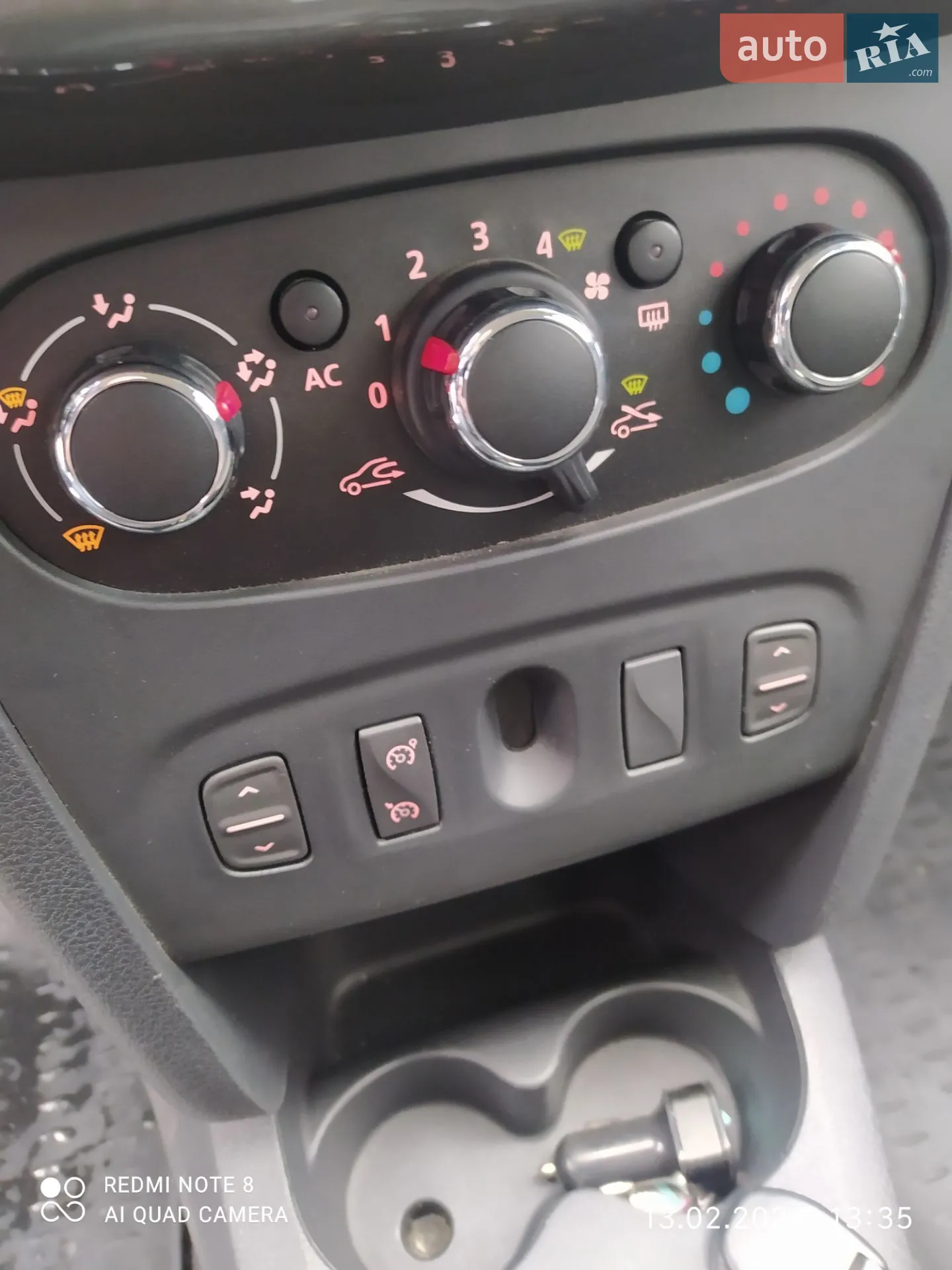 2013 Dacia Logan - мініатюра 11