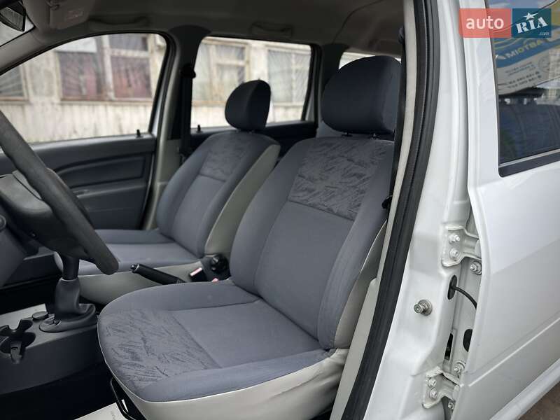 Универсал Dacia Logan MCV 2009 в Сумах