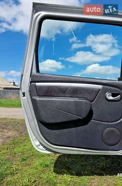 Универсал Dacia Logan MCV 2009 в 