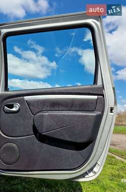 Универсал Dacia Logan MCV 2009 в 