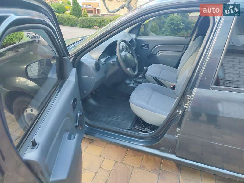 Универсал Dacia Logan MCV 2008 в Лесниках