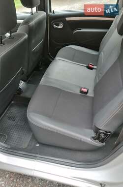Універсал Dacia Logan MCV 2012 в 