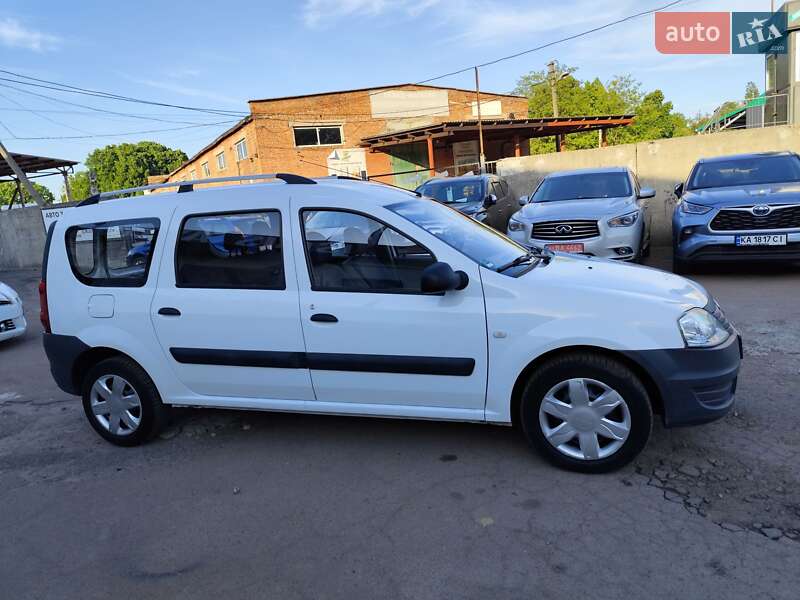 Универсал Dacia Logan MCV 2011 в Чернигове