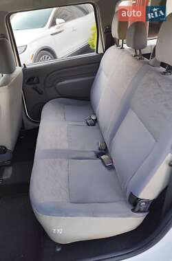 Универсал Dacia Logan MCV 2011 в 