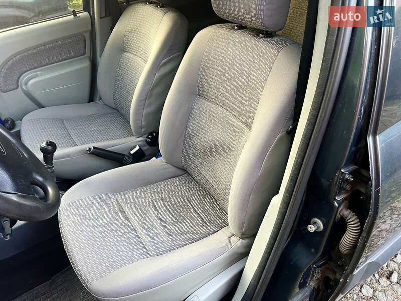Универсал Dacia Logan MCV 2008 в Киеве