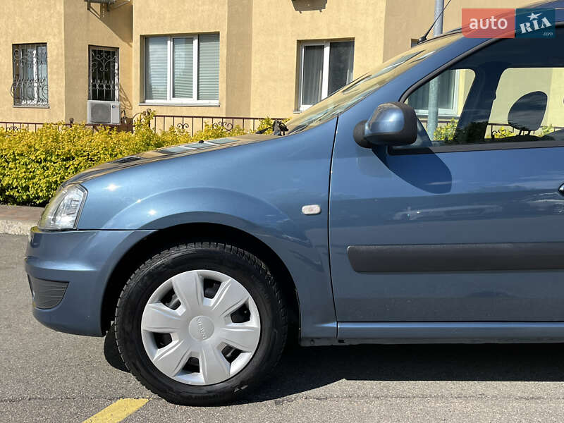 Универсал Dacia Logan MCV 2009 в Киеве