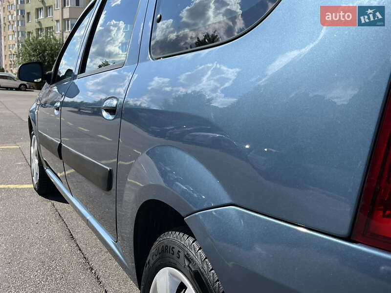 Универсал Dacia Logan MCV 2009 в Киеве
