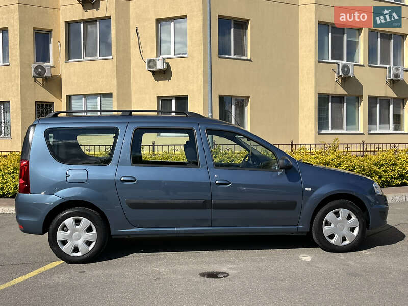 Универсал Dacia Logan MCV 2009 в Киеве