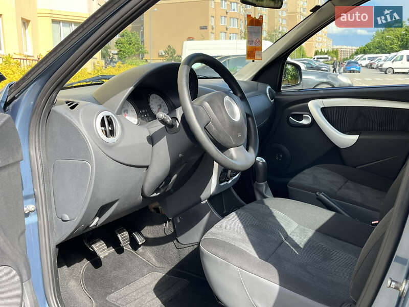 Универсал Dacia Logan MCV 2009 в Киеве