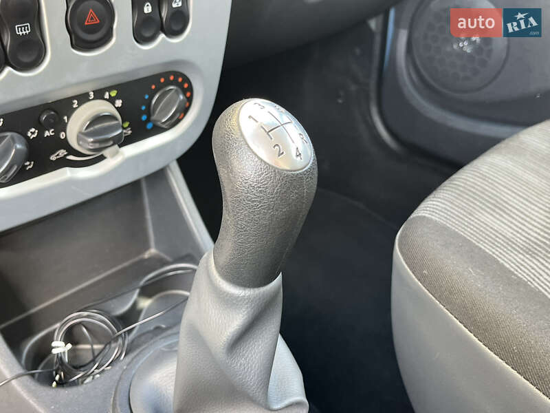 Универсал Dacia Logan MCV 2009 в Киеве