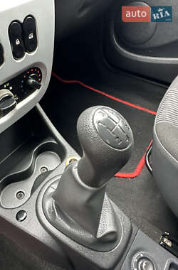 Универсал Dacia Logan MCV 2009 в 