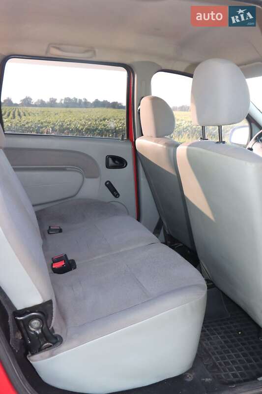 Универсал Dacia Logan MCV 2009 в Сенче