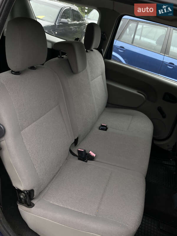 Універсал Dacia Logan MCV 2010 в Луцьку