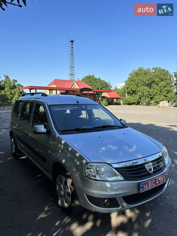 Универсал Dacia Logan MCV 2009 в Хороле