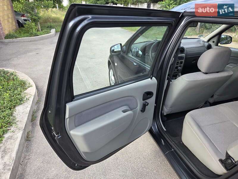 Универсал Dacia Logan MCV 2009 в Каменском