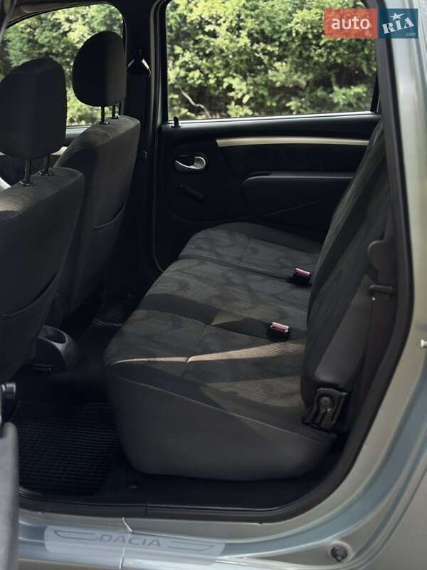 Универсал Dacia Logan MCV 2010 в Умани