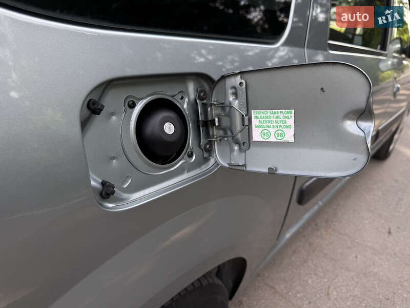Универсал Dacia Logan MCV 2010 в Умани
