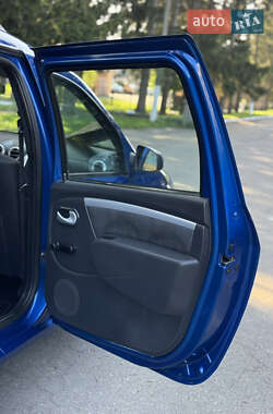 Универсал Dacia Logan MCV 2010 в 