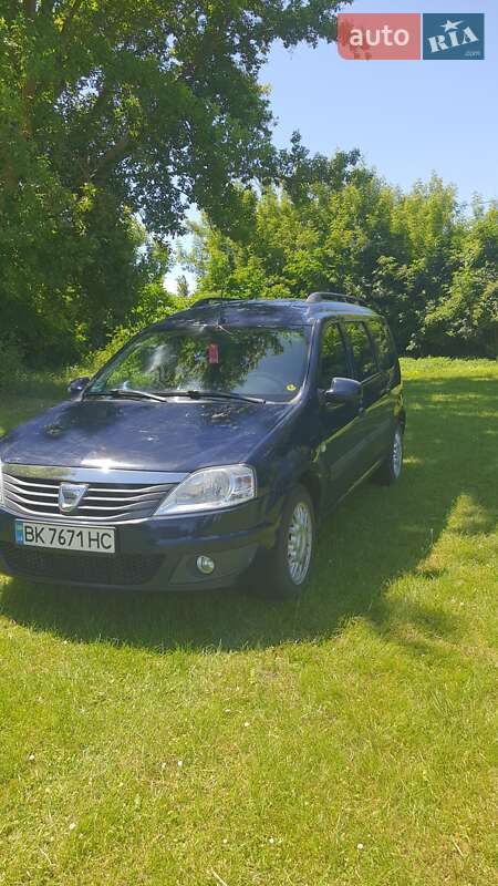 Універсал Dacia Logan MCV 2011 в Острозі