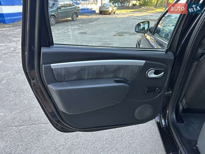 Универсал Dacia Logan MCV 2010 в Лебедине