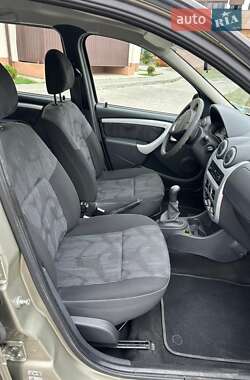 Универсал Dacia Logan MCV 2009 в 