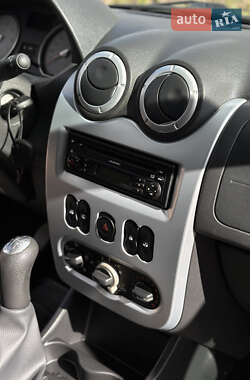 Универсал Dacia Logan MCV 2009 в 