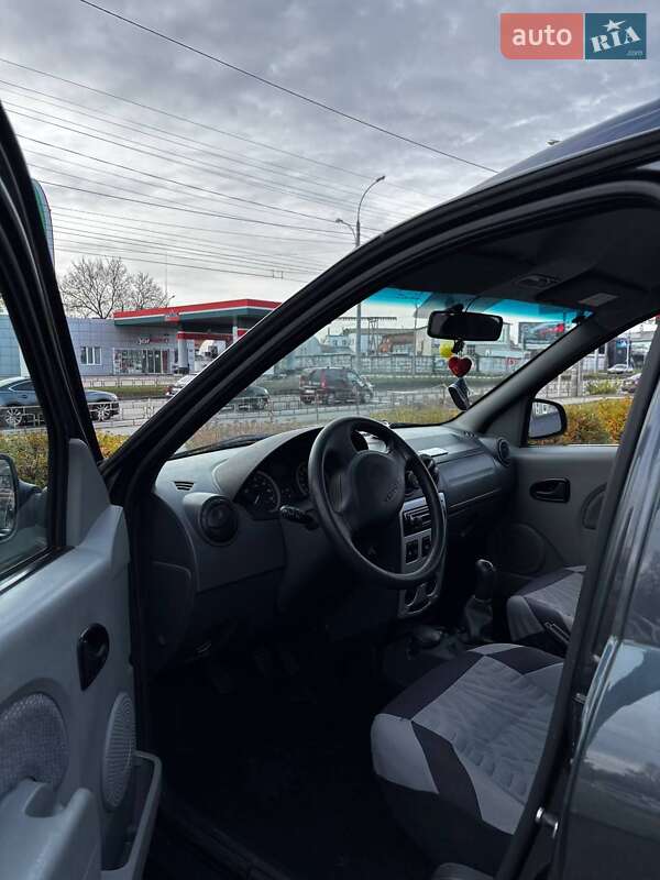 Универсал Dacia Logan MCV 2008 в Чернигове