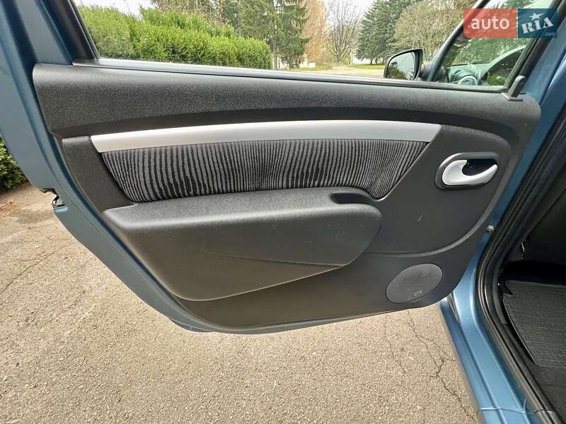 Універсал Dacia Logan MCV 2010 в Умані