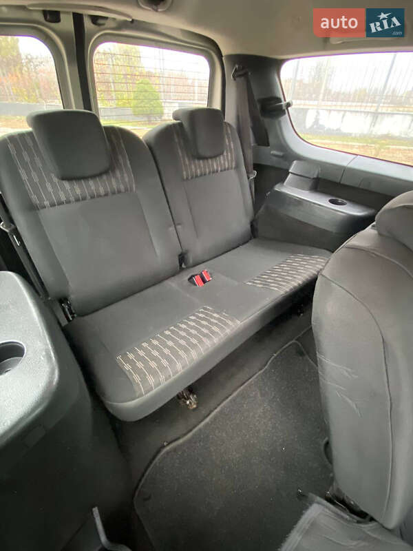 Універсал Dacia Logan MCV 2012 в Кропивницькому