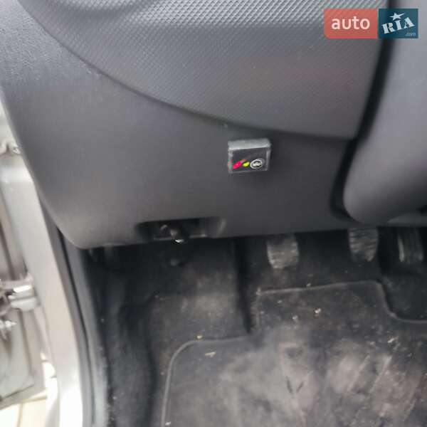 Універсал Dacia Logan MCV 2010 в Кам'янець-Подільському фото 13 Універсал Dacia Logan MCV 2010 в Кам'янець-Подільському