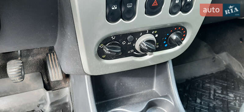 Универсал Dacia Logan MCV 2011 в Чернигове фото 44 Универсал Dacia Logan MCV 2011 в Чернигове