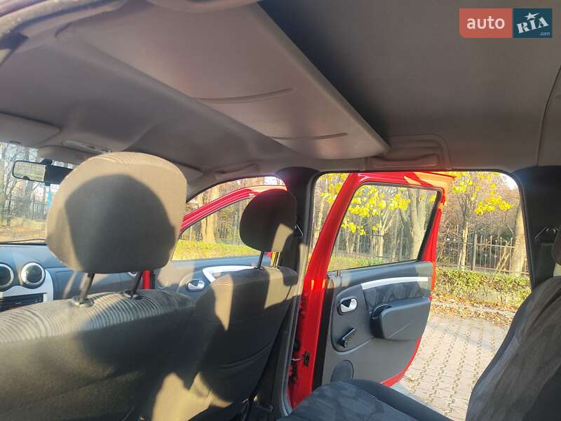 Універсал Dacia Logan MCV 2011 в Миргороді