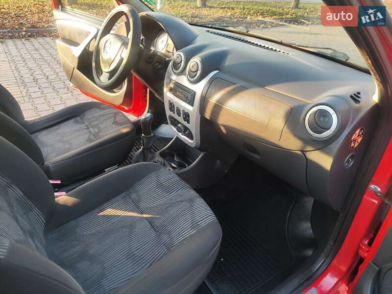 Універсал Dacia Logan MCV 2011 в Миргороді