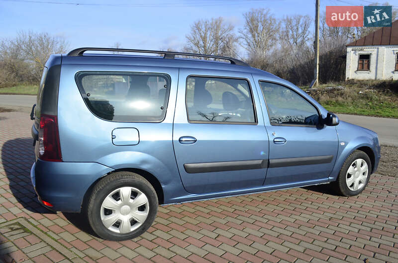 Универсал Dacia Logan MCV 2010 в Ромнах
