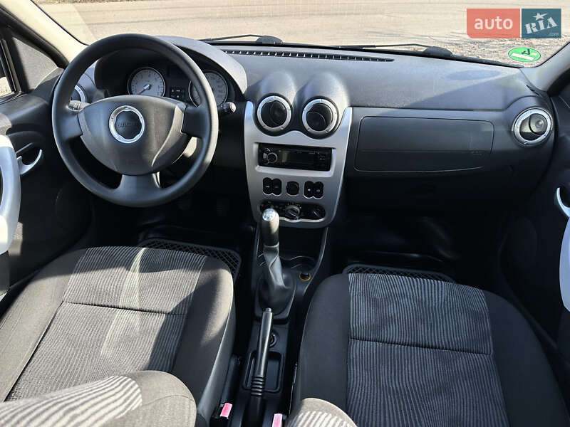 Универсал Dacia Logan MCV 2010 в Ромнах