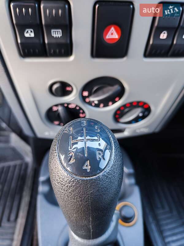 Универсал Dacia Logan MCV 2010 в Глухове фото 21 Универсал Dacia Logan MCV 2010 в Глухове