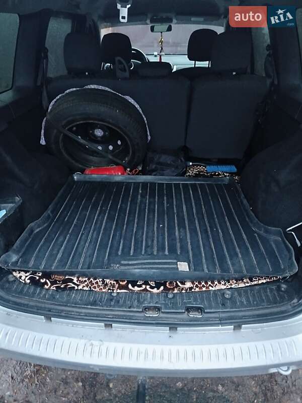 Универсал Dacia Logan MCV 2011 в Путивле