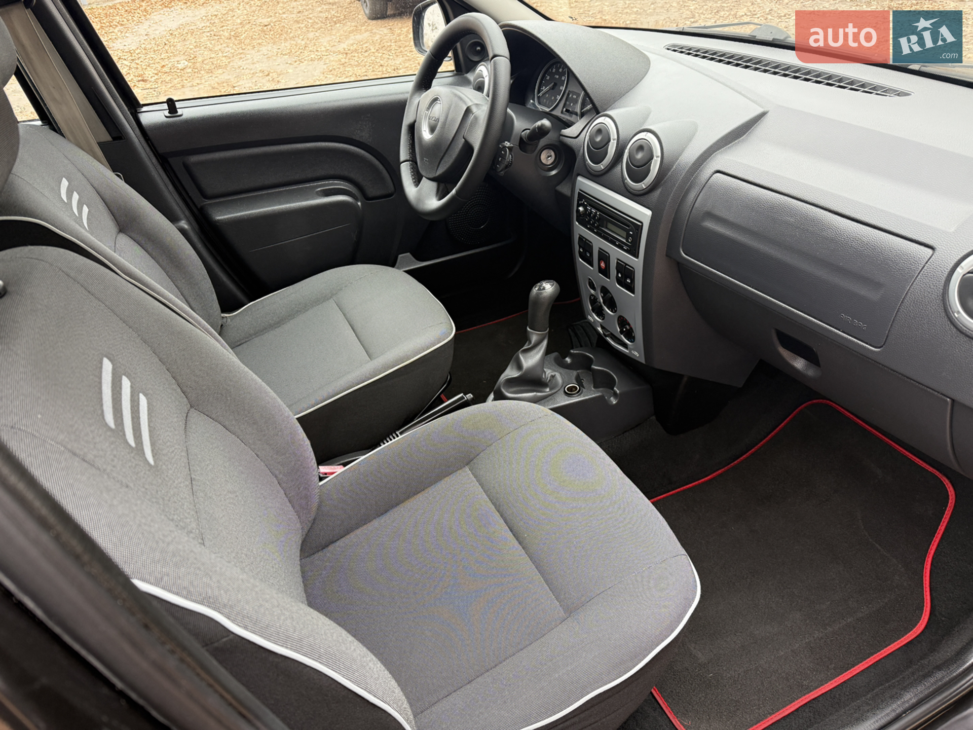 2011 Dacia Logan - мініатюра 16
