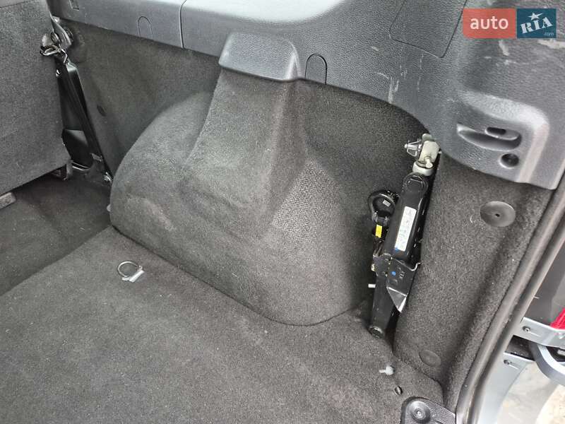 Універсал Dacia Logan MCV 2010 в Стрию