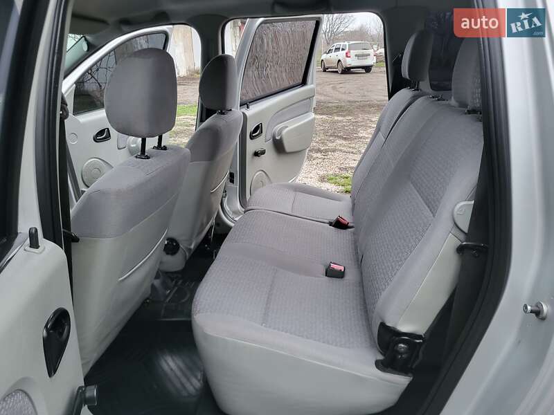 Універсал Dacia Logan MCV 2009 в Жовтих Водах фото 25 Універсал Dacia Logan MCV 2009 в Жовтих Водах