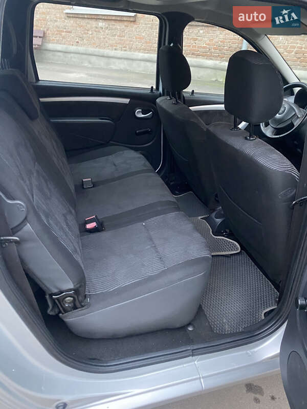 Универсал Dacia Logan MCV 2009 в Ромнах фото 19 Универсал Dacia Logan MCV 2009 в Ромнах