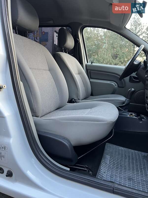 Универсал Dacia Logan MCV 2009 в Нежине фото 39 Универсал Dacia Logan MCV 2009 в Нежине