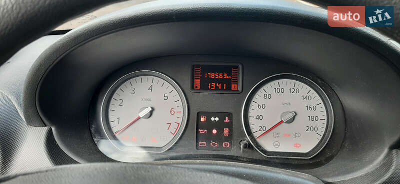 Универсал Dacia Logan MCV 2011 в Чернигове фото 40 Универсал Dacia Logan MCV 2011 в Чернигове