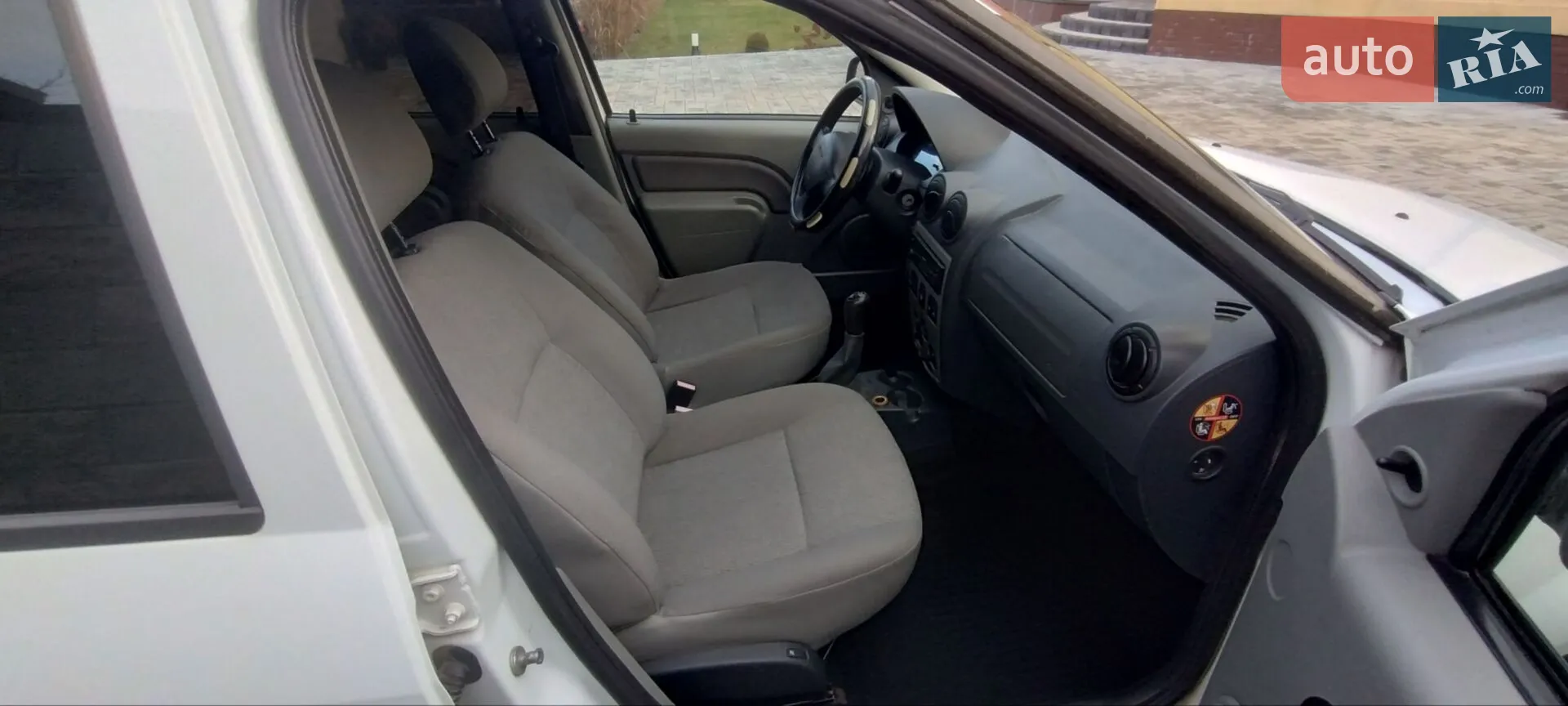 2011 Dacia Logan - мініатюра 12